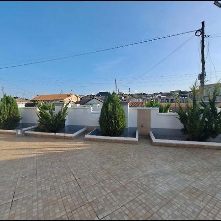 Baffour Apartments Adiebeba Esterno foto