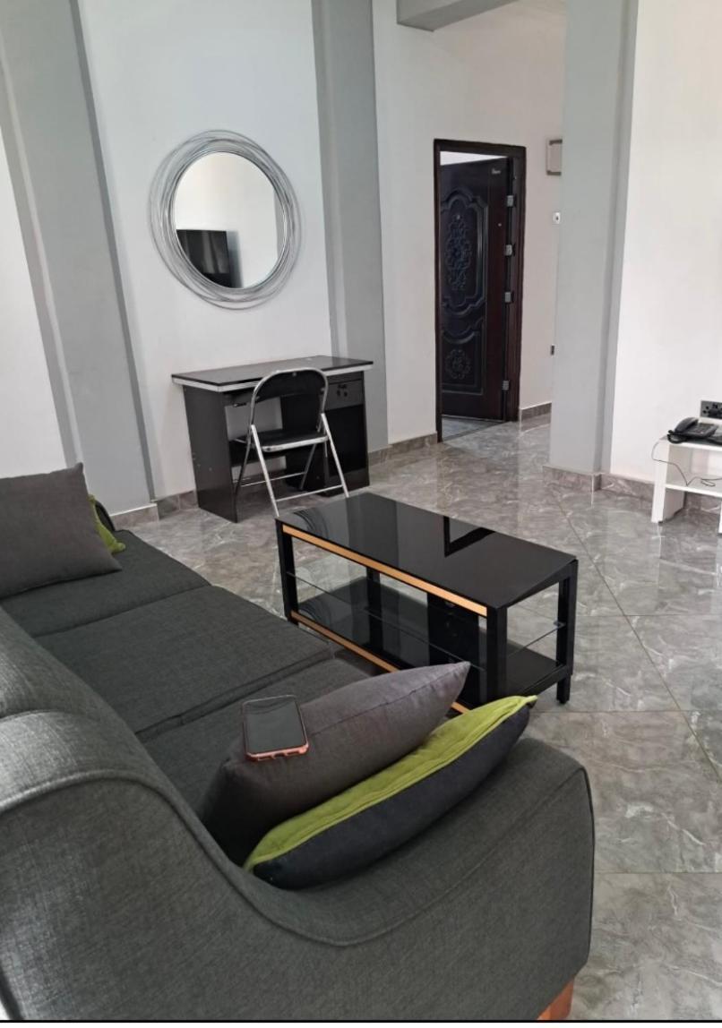 Baffour Apartments Adiebeba Esterno foto